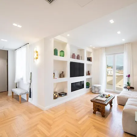 Attico Di Lusso Vista Duomo A 2 Passi Dal Centro Apartamento *